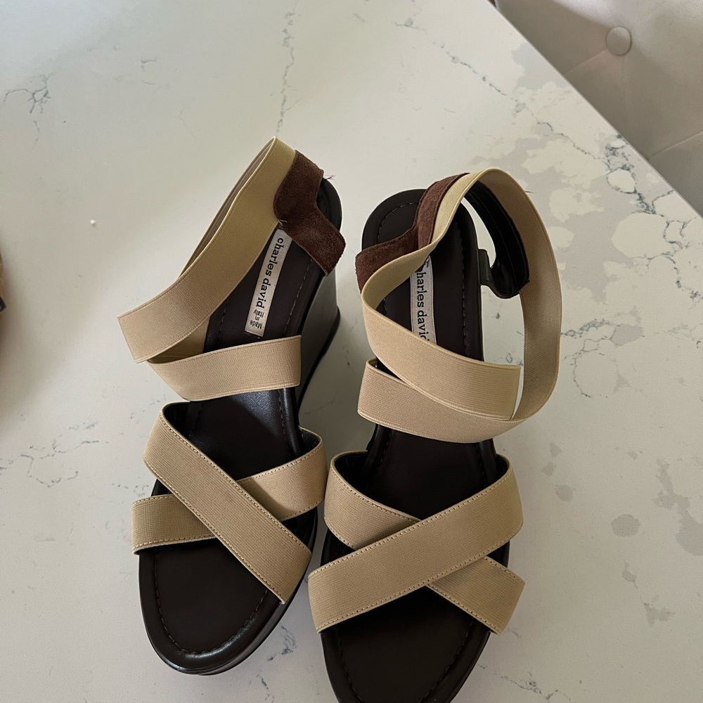 Barley used wedges. Soft heel very comfortable. Size 10 true to fit.